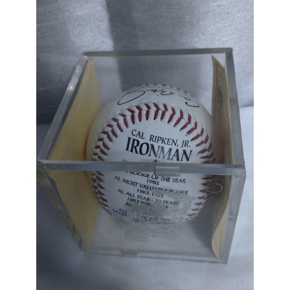 Cal Ripken Jr Ironman Commemorative Baseball with Facsimile Signature In Case. - Picture 6 of 6